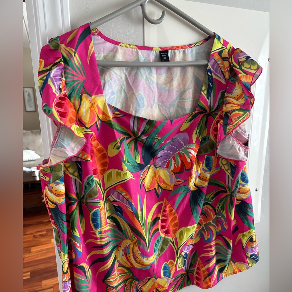 New tropical print top - Picture 2 of 4